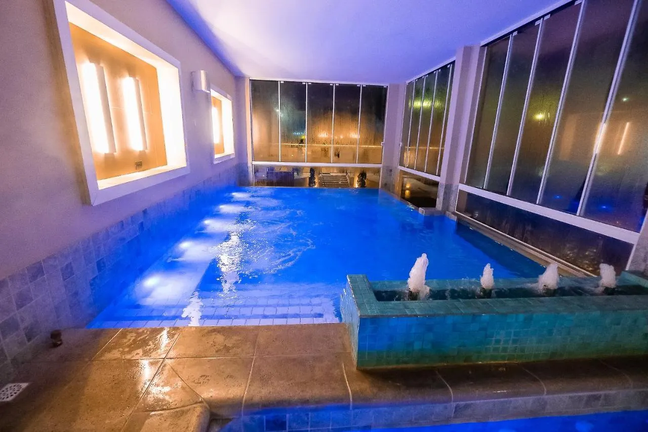 Hotel Rouxinol بيراتوبا 3*,